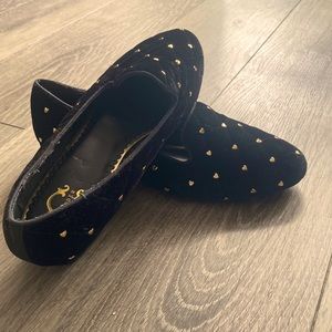 Black and gold flats! Women’s size 9.